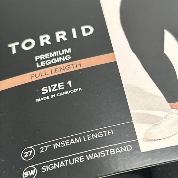 Torrid Full Length Premium Leggings Black With Rhinestones New In Package - Picture 4 of 7